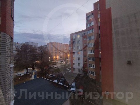 1-к квартира, 4/10 эт., 54м²