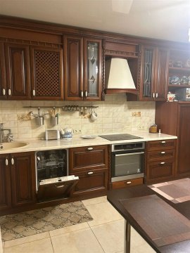 2-к квартира, 8/9 эт., 70м²