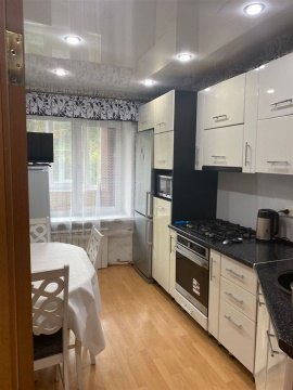 3-к квартира, 1/2 эт., 58м²