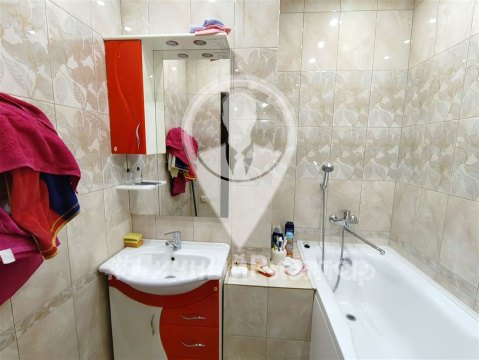 2-к квартира, 3/16 эт., 76м²