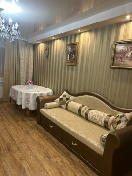 2-к квартира, 8/9 эт., 70м²