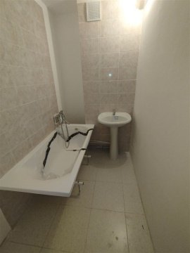 2-к квартира, 4/6 эт., 63м²