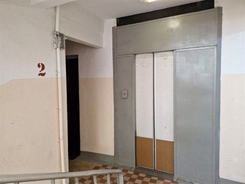 2-к квартира, 2/9 эт., 42м²