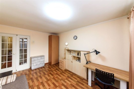 3-к квартира, 4/5 эт., 50м²