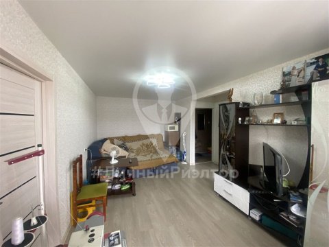 2-к квартира, 5/5 эт., 45м²