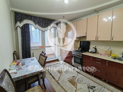 2-к квартира, 3/16 эт., 76м²