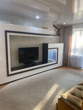 3-к квартира, 1/2 эт., 58м²