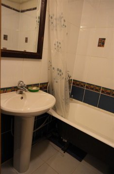 2-к квартира, 1/4 эт., 56м²