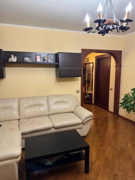 2-к квартира, 8/10 эт., 55м²