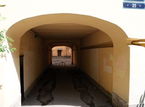 2-к квартира, 1/4 эт., 56м²