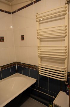 2-к квартира, 1/4 эт., 56м²
