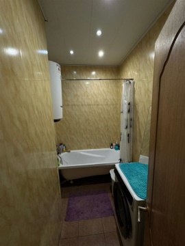 3-к квартира, 1/3 эт., 64м²