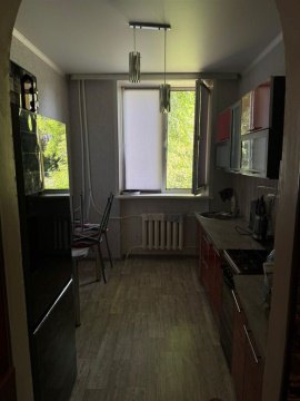 3-к квартира, 1/3 эт., 64м²