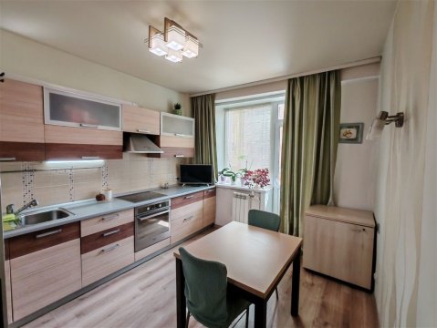 1-к квартира, 6/12 эт., 42м²