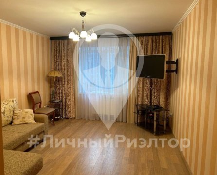 1-к квартира, 3/10 эт., 42м²